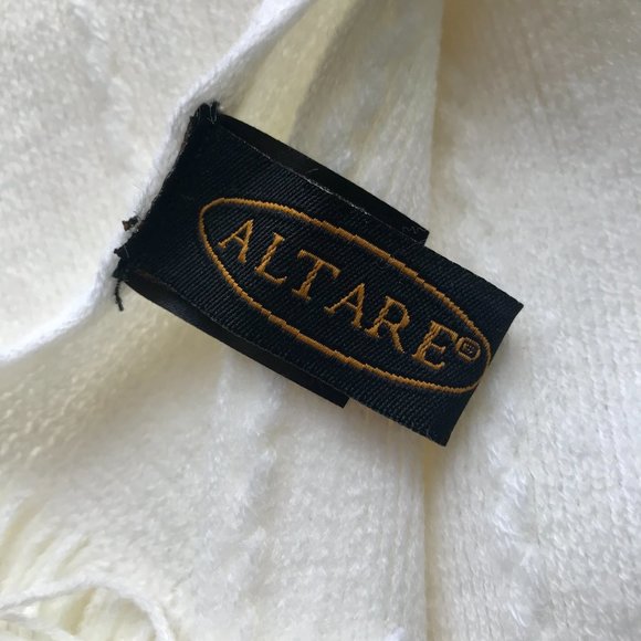 Altare Off-White / Soft-White Scarf - Picture 4 of 5